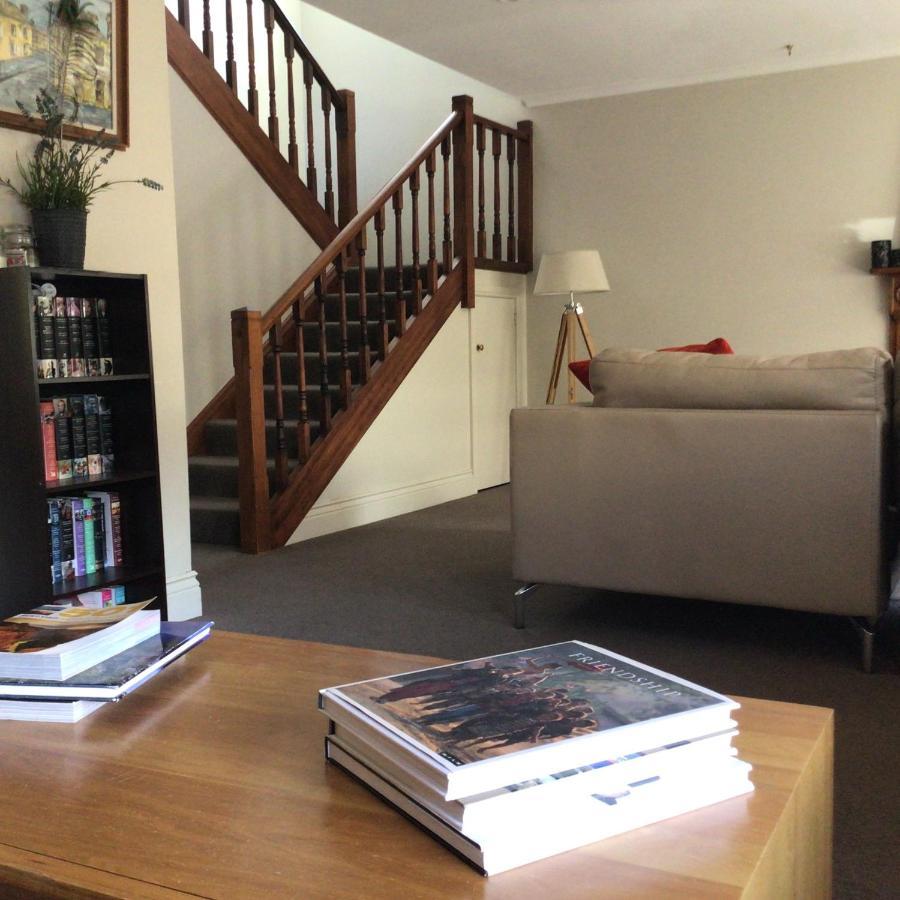 City Townhouse Walking Distance To City Launceston Bagian luar foto