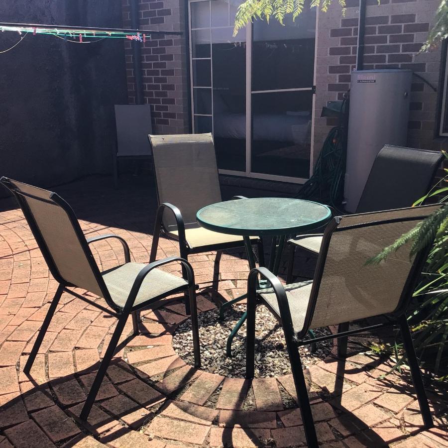 City Townhouse Walking Distance To City Launceston Bagian luar foto