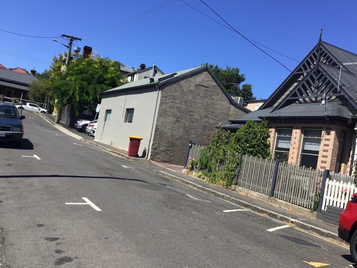 City Townhouse Walking Distance To City Launceston Bagian luar foto