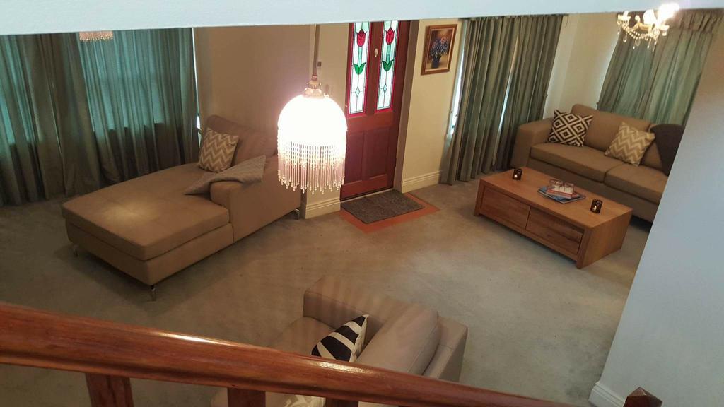 City Townhouse Walking Distance To City Launceston Bagian luar foto