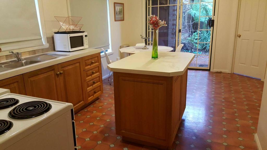 City Townhouse Walking Distance To City Launceston Bagian luar foto