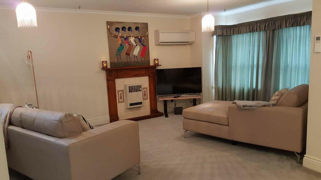 City Townhouse Walking Distance To City Launceston Bagian luar foto