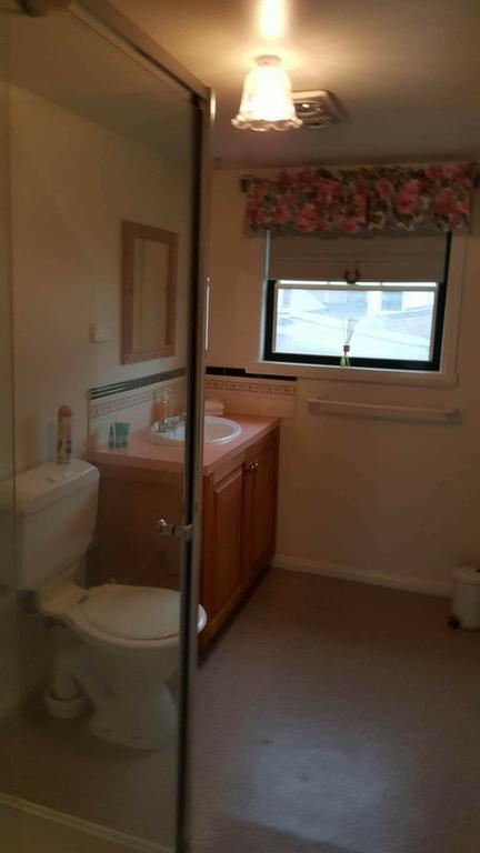 City Townhouse Walking Distance To City Launceston Bagian luar foto