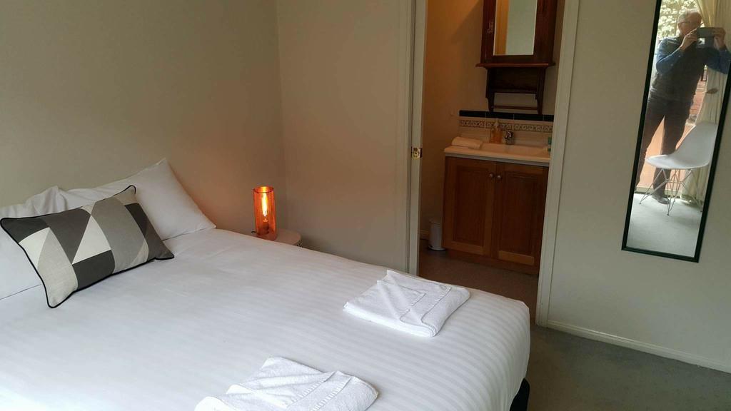 City Townhouse Walking Distance To City Launceston Bagian luar foto
