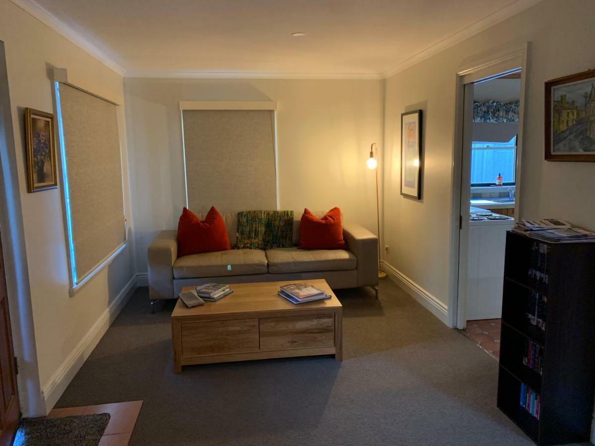 City Townhouse Walking Distance To City Launceston Bagian luar foto